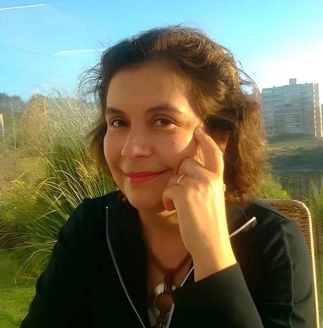 María Eliana Aguayo, fundadora de NautaColecciones, en un retrato al aire libre